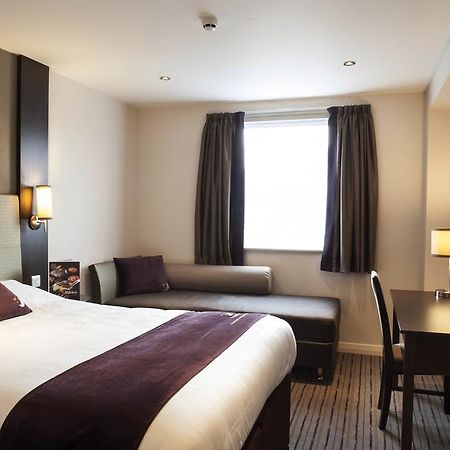 Premier Inn York North Exteriör bild