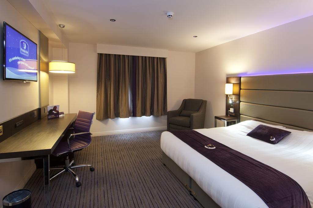 Premier Inn York North Exteriör bild