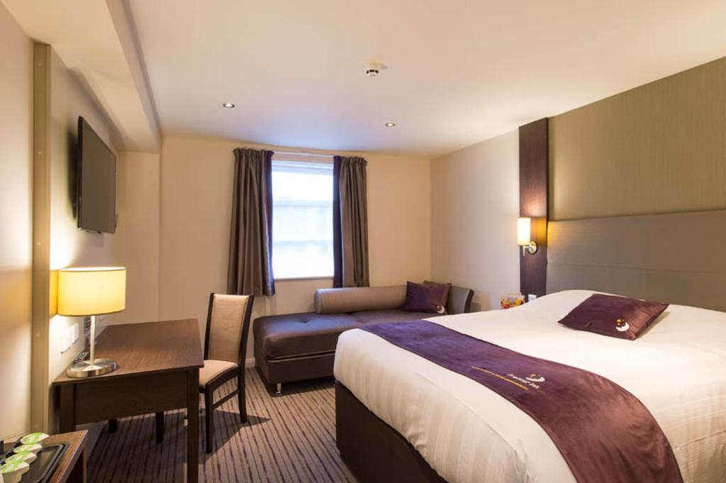 Premier Inn York North Exteriör bild